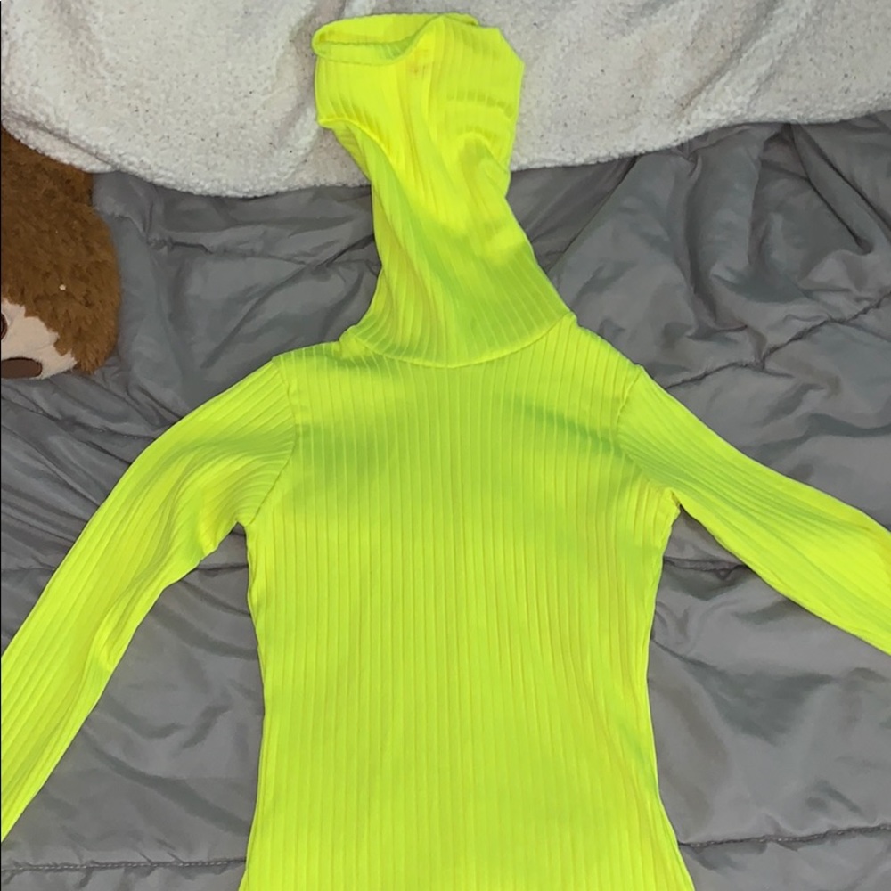 Long sleeve turtleneck neck